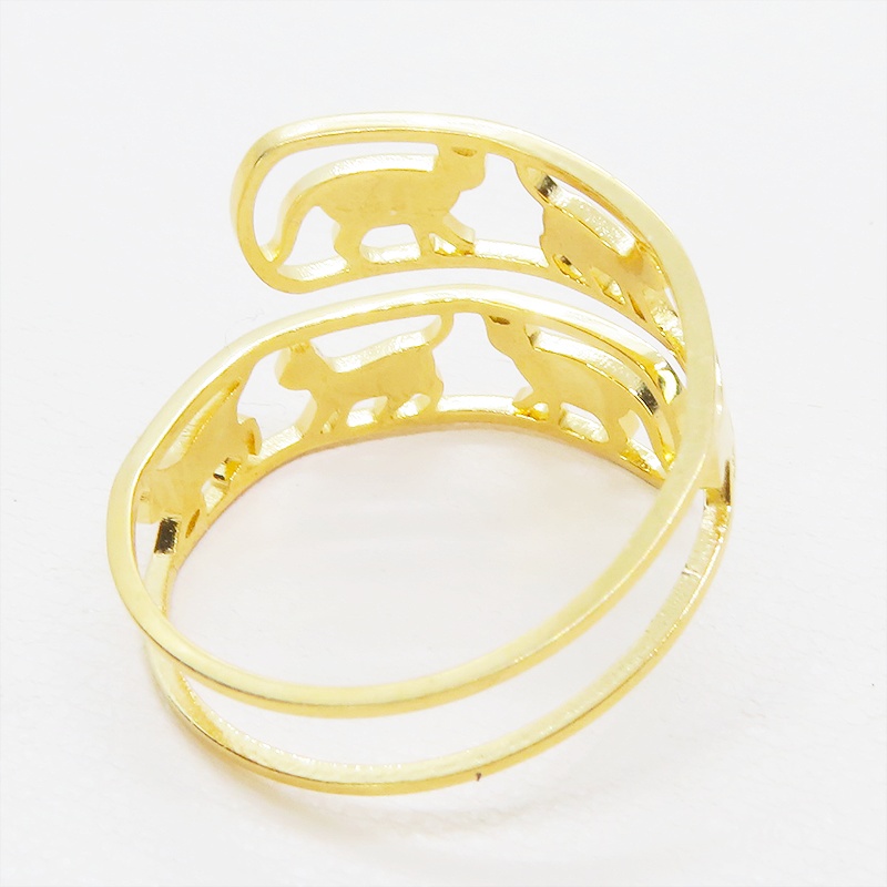 ステンレス製 ゴールドカラー 歩く猫シルエットが連なる大人可愛いリング フリーサイズ