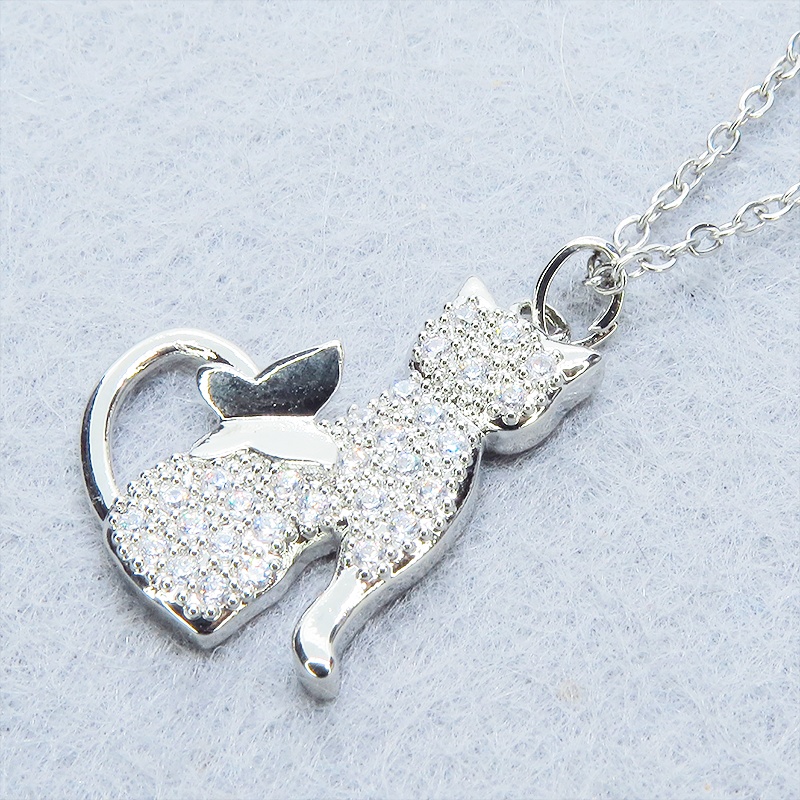 シルバーカラー ステンレス 猫シルエットのペンダントネックレス ラインストーン ビジュー アジャスター付