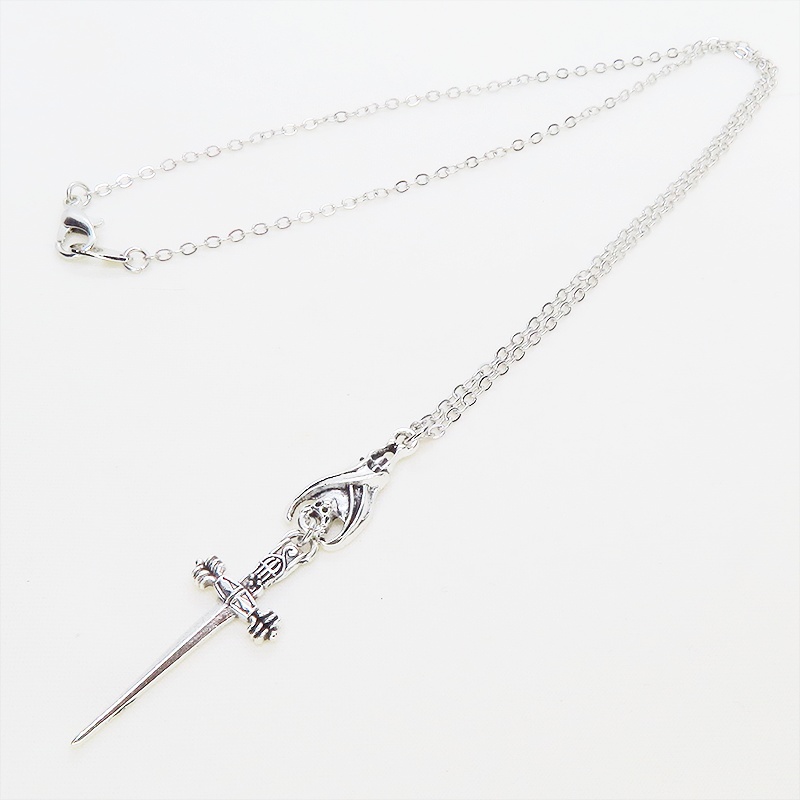 アンティークシルバー ゴシック調ソード(剣)とコウモリのスリムなネックレス 長さ調整可 アジャスター可