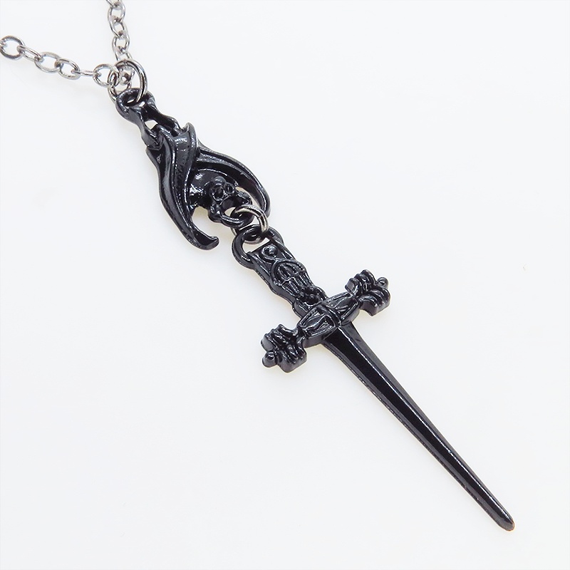 ブラックカラー ゴシック調ソード(剣)とコウモリのスリムなネックレス 長さ調整可 アジャスター可