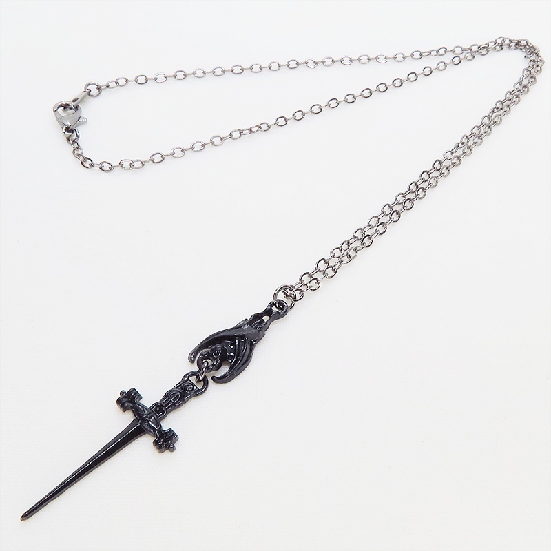 ブラックカラー ゴシック調ソード(剣)とコウモリのスリムなネックレス 長さ調整可 アジャスター可