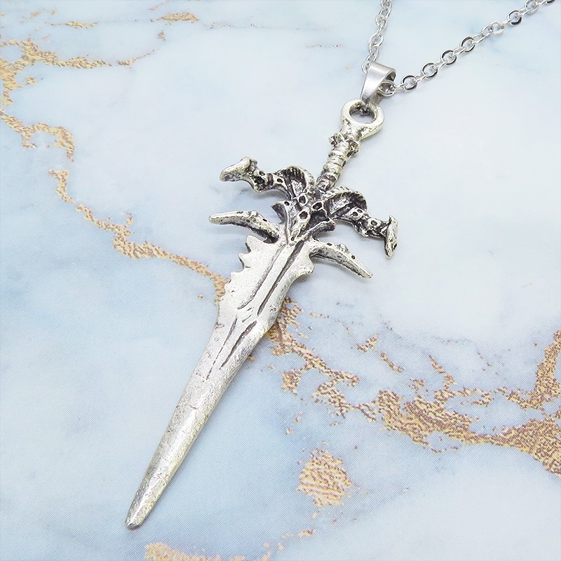 アンティークシルバー ゴシック調ソード(剣)のペンダントネックレス アジャスター付 長さ調整可