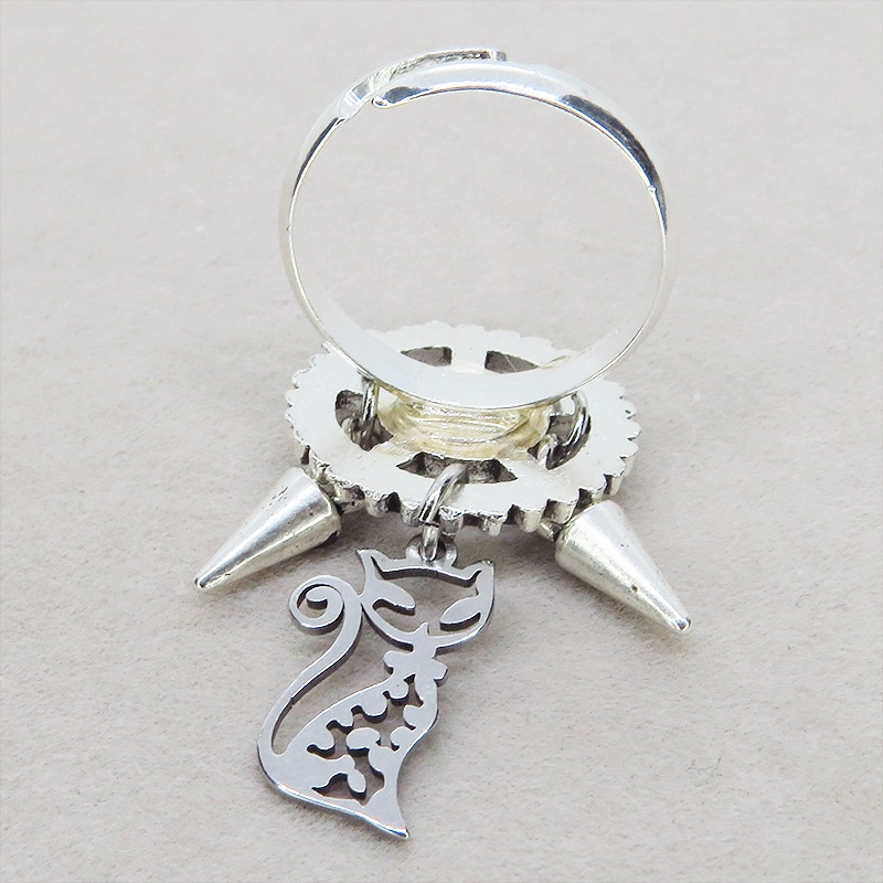 アンティークシルバー 猫と歯車のスチームパンク風リング スワロフスキー(スカーレット) スパイク フリーサイズ