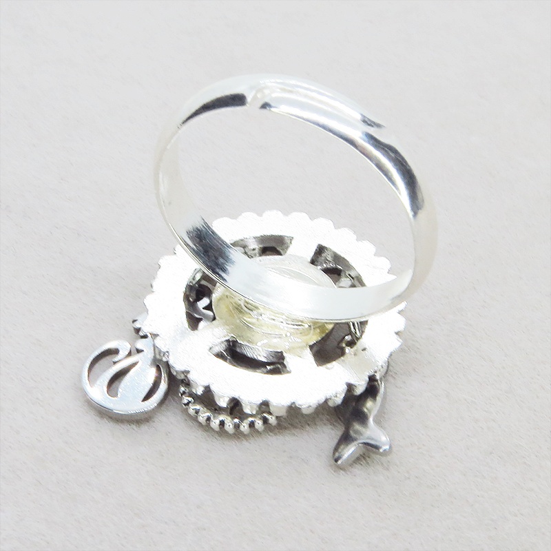 アンティークシルバー 猫と歯車のスチームパンク風リング スワロフスキー(スカーレット) フリーサイズ