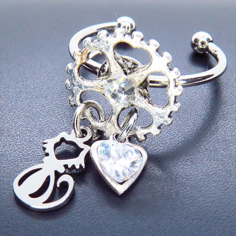 シルバーカラー 歯車に猫とハートのチャームを吊り下げた大人可愛いリング フリーサイズ スワロフスキー