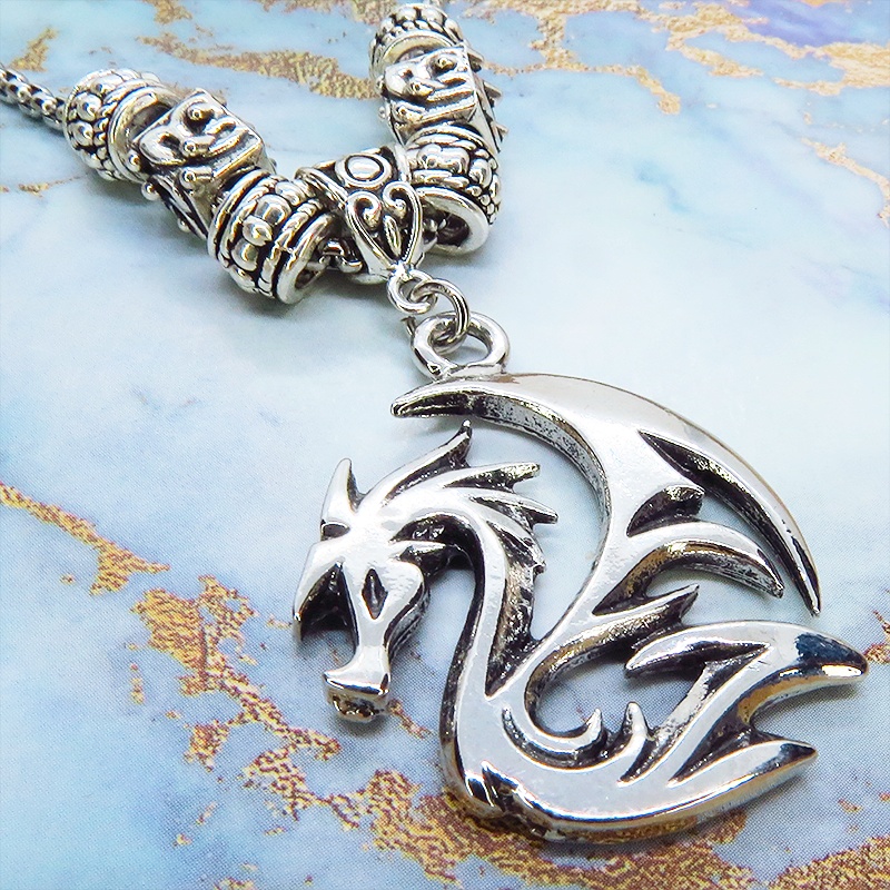 ステンレス鋼 シルバーカラー ドラゴンシルエットのペンダントネックレス ロングチェーン