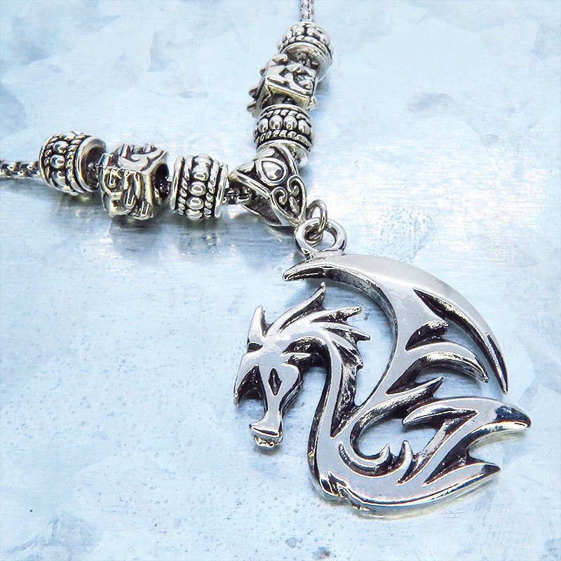 ステンレス鋼 シルバーカラー ドラゴンシルエットのペンダントネックレス ロングチェーン