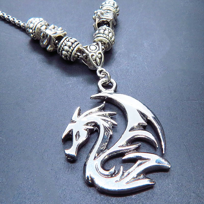 ステンレス鋼 シルバーカラー ドラゴンシルエットのペンダントネックレス ロングチェーン