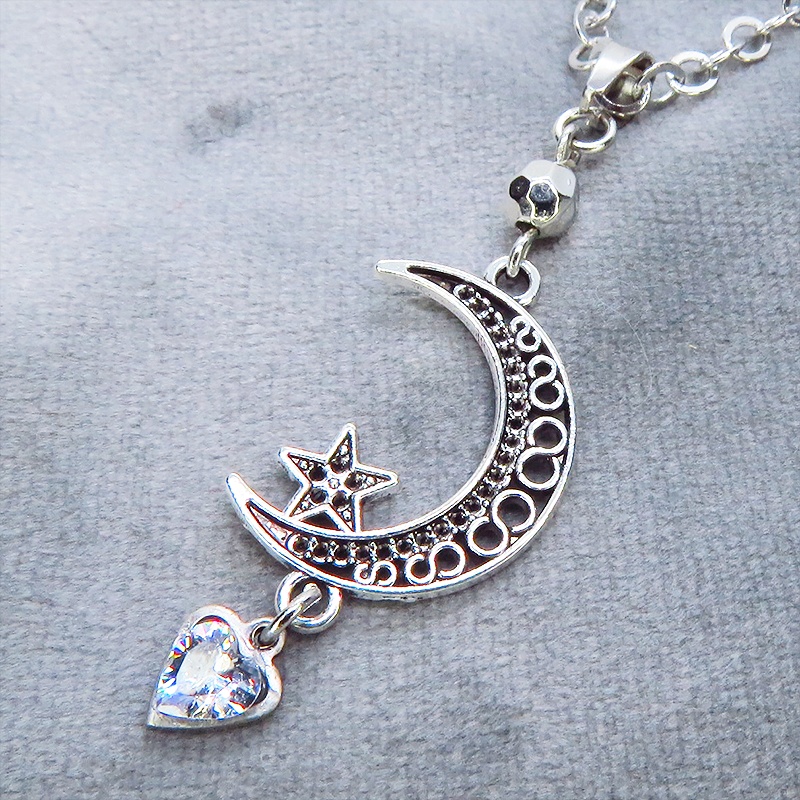 シルバーカラー 三日月にハートを組合せた大人可愛いネックレス スワロフスキー・クリスタル 長さ調整可
