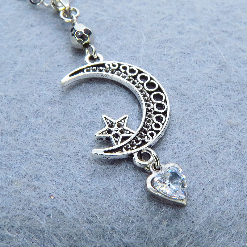 シルバーカラー 三日月にハートを組合せた大人可愛いネックレス スワロフスキー・クリスタル 長さ調整可