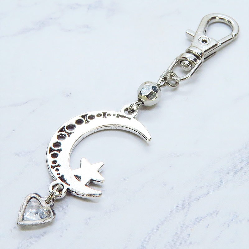 シルバーカラー 三日月とハートを組合せたキーホルダー スワロフスキー・クリスタル 金具交換可
