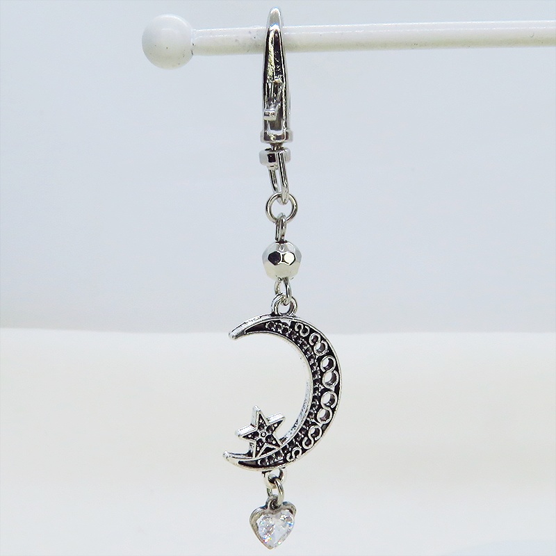 シルバーカラー 三日月とハートを組合せたキーホルダー スワロフスキー・クリスタル 金具交換可