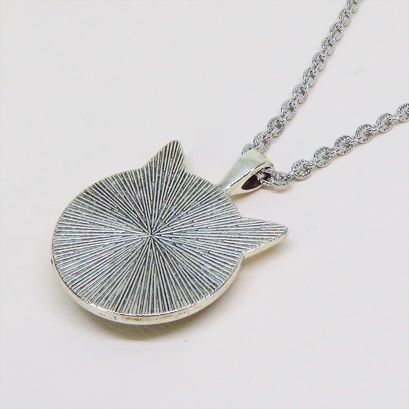 シルバーカラー 猫耳カボションペンダントネックレス スチームパンク シルクハットの毛長白猫 長さ調整可