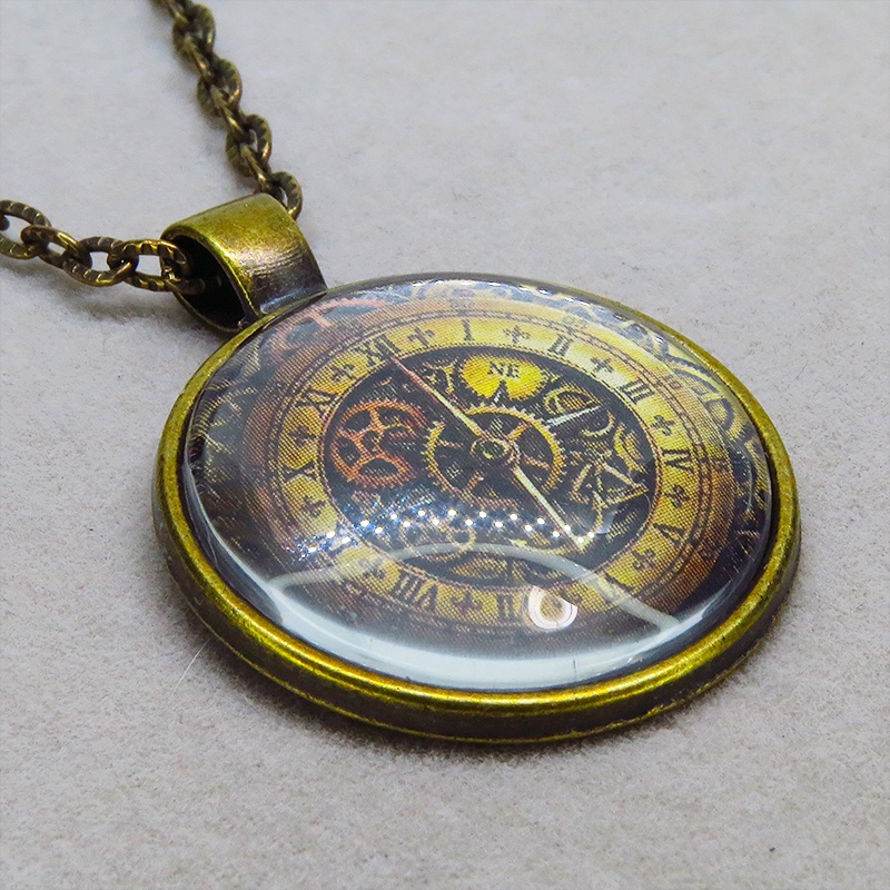 アンティークゴールド 羅針盤の描かれたスチームパンク風カボションペンダントネックレス TYPE-A 長さ調整可