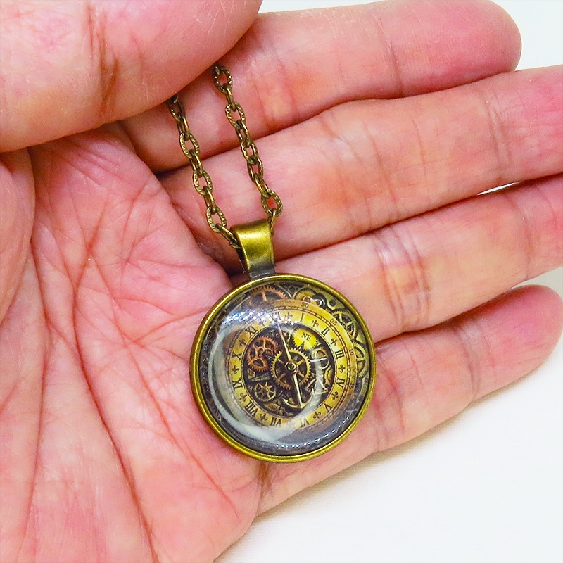 アンティークゴールド 羅針盤の描かれたスチームパンク風カボションペンダントネックレス TYPE-A 長さ調整可
