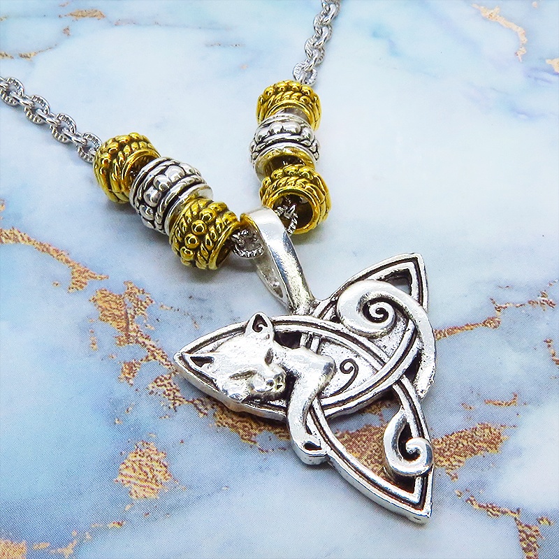 アンティークシルバー フォックス(狐)とメタルビーズを組合せたネックレス 長さ調整可