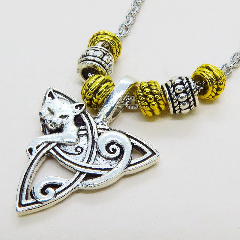 アンティークシルバー フォックス(狐)とメタルビーズを組合せたネックレス 長さ調整可