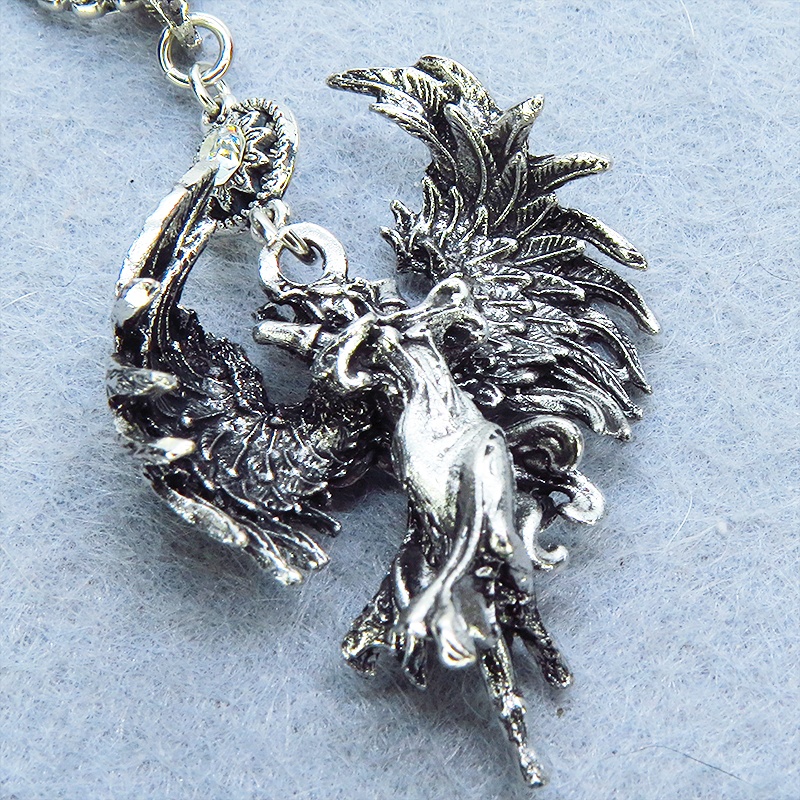 ステンレス シルバーカラー 翼を広げる天使のリアルな立体的ペンダント・ネックレス ラインストーン ロングネックレス