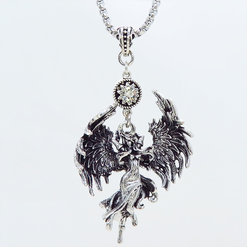 ステンレス シルバーカラー 翼を広げる天使のリアルな立体的ペンダント・ネックレス ラインストーン ロングネックレス
