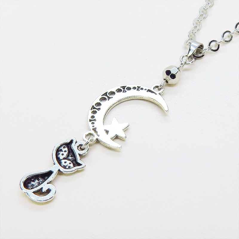 アンティークシルバー 三日月と猫を組合せたコンパクトなペンダントネックレス 長さ調整可 ステンレス可