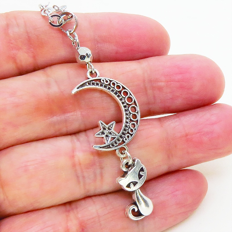 アンティークシルバー 三日月と猫を組合せたコンパクトなペンダントネックレス 長さ調整可 ステンレス可