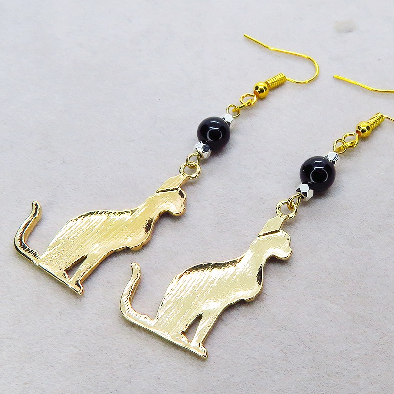 古代エジプトの猫の神様バステトのピアス 黒猫 エナメル オニキス サージカル可