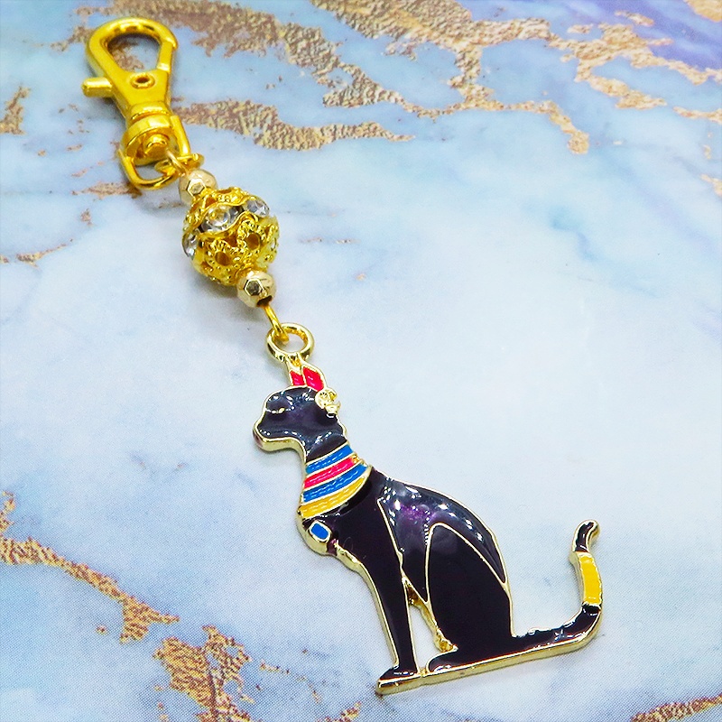古代エジプトの猫の神様バステトのキーホルダー 黒猫 エナメル ゴールドカラービーズ 金具変更可
