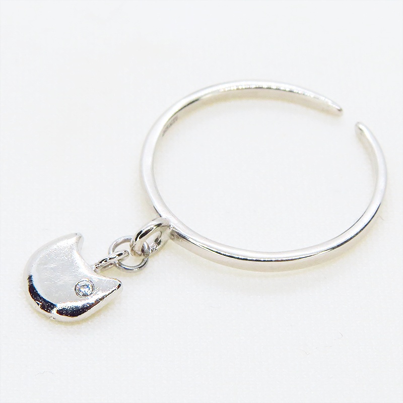 シルバー925 猫フェイスチャームがつり下がる大人可愛いリング スワロフスキー フリーサイズ