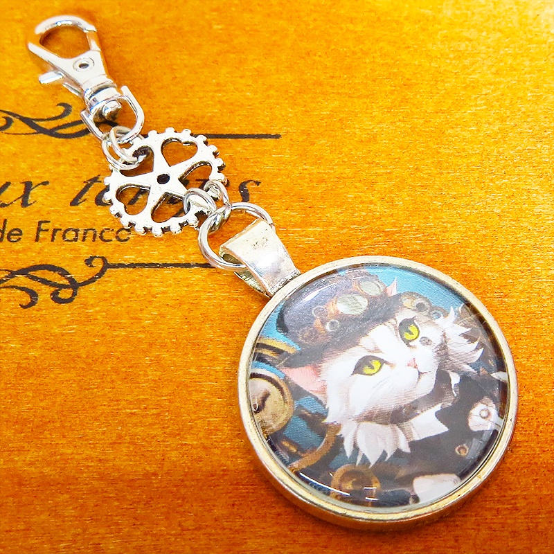 シルバーカラー カボションペンダント キーホルダー スチームパンク シルクハットの毛長白猫 金具変更可