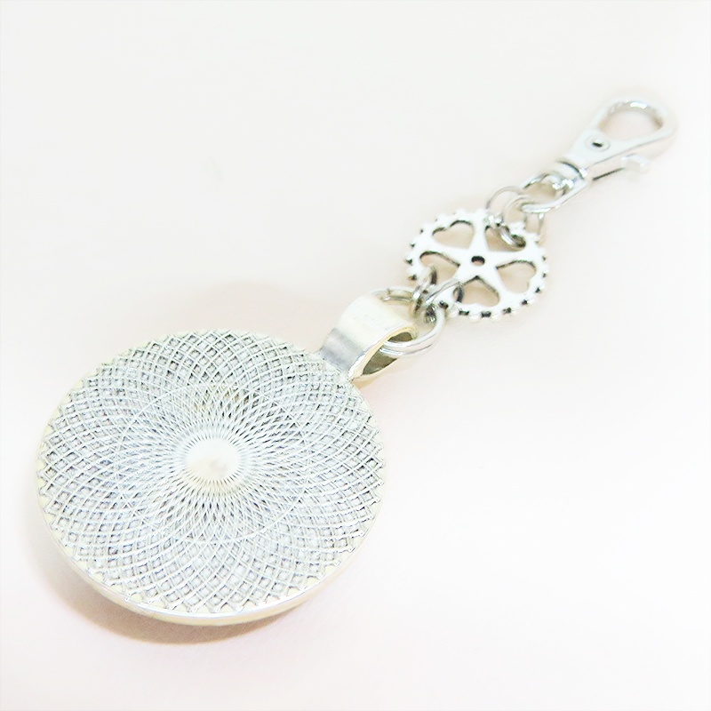 シルバーカラー カボションペンダント キーホルダー スチームパンク シルクハットの毛長白猫 金具変更可