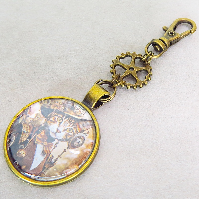 アンティークゴールド カボションペンダントキーホルダー スチームパンク キジシロ貴婦人 猫 金具変更可