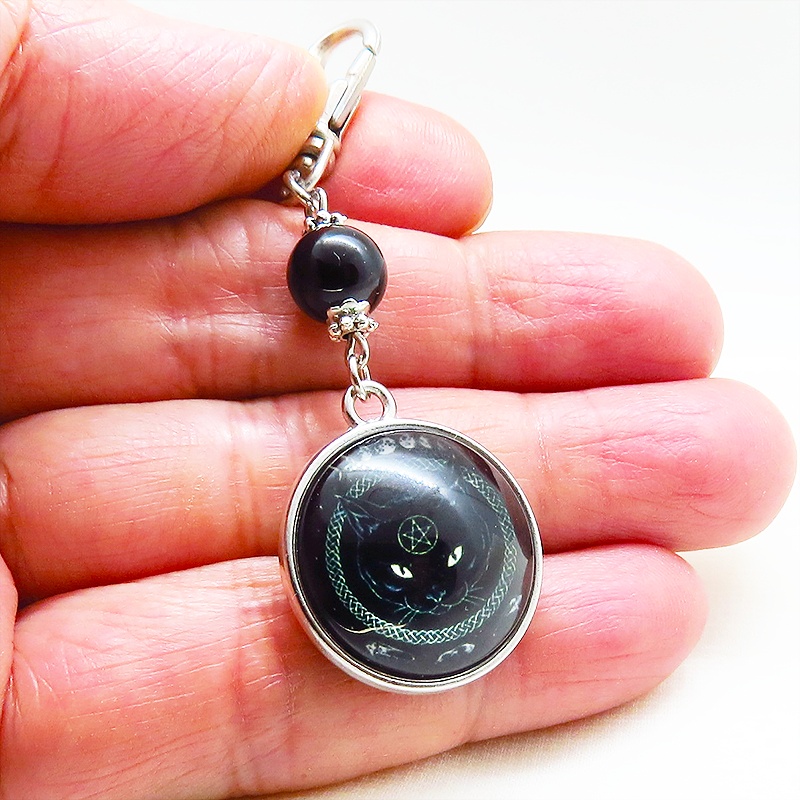 ゴシック調 ペンタグラムを額にもつ魔法黒猫のキーホルダー オニキス 金具変更可