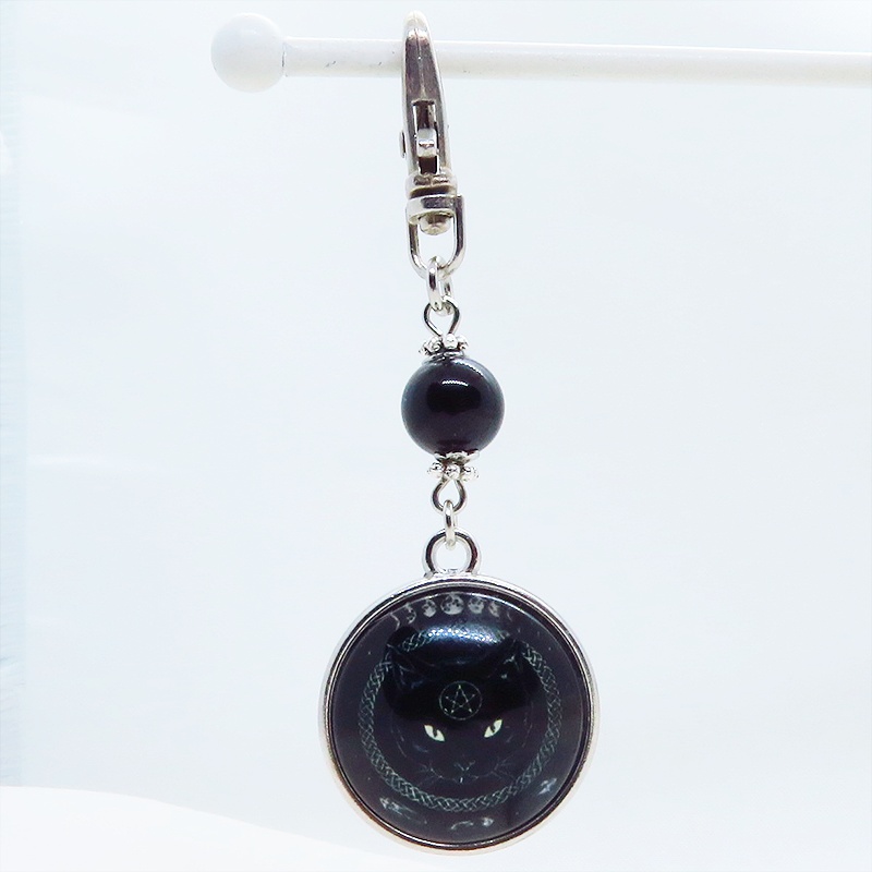 ゴシック調 ペンタグラムを額にもつ魔法黒猫のキーホルダー オニキス 金具変更可