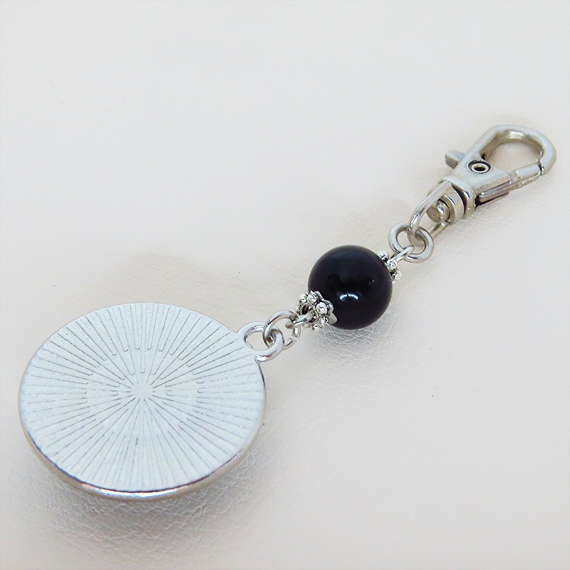 ゴシック調 ペンタグラムを額にもつ魔法黒猫のキーホルダー オニキス 金具変更可