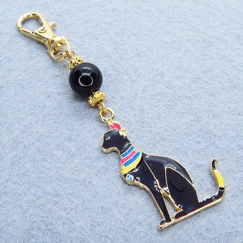 古代エジプトの猫の神様バステトのキーホルダー 黒猫 エナメル オニキスビーズ 金具変更可