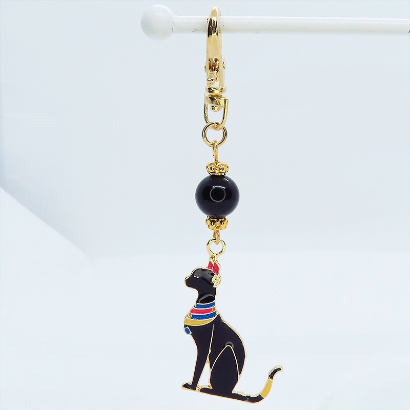 古代エジプトの猫の神様バステトのキーホルダー 黒猫 エナメル オニキスビーズ 金具変更可