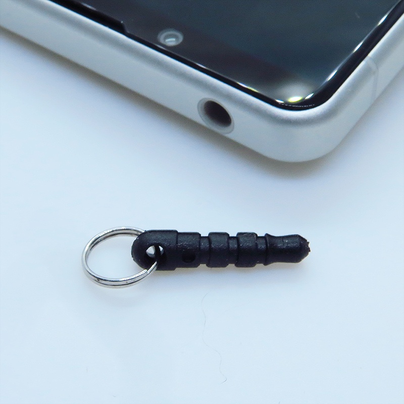 マスク・スマホチャーム シルバーカラー コンパクトな猫シルエットチャームとスワロフスキーパールのチャーム 金具変更可