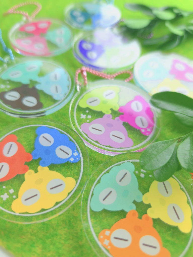 カプセル風アクリルキーホルダー