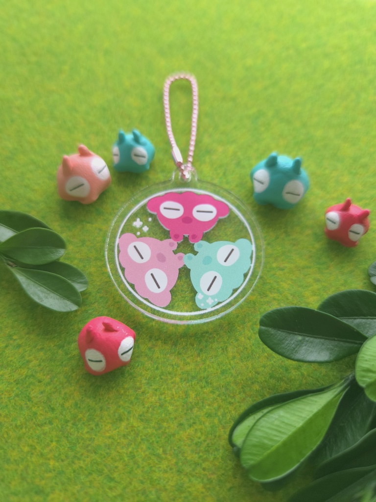 カプセル風アクリルキーホルダー