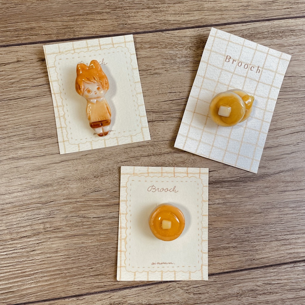 お菓子みたいなブローチ