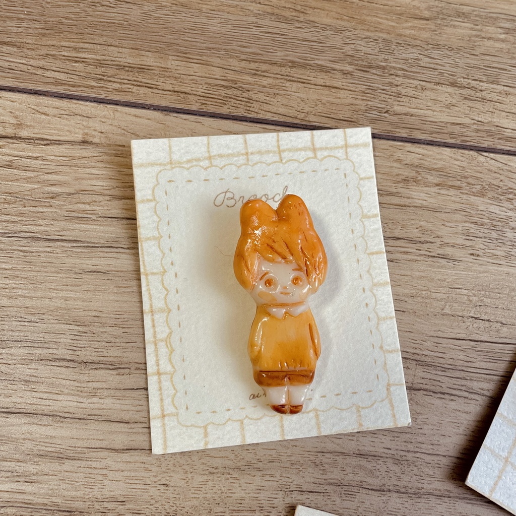お菓子みたいなブローチ