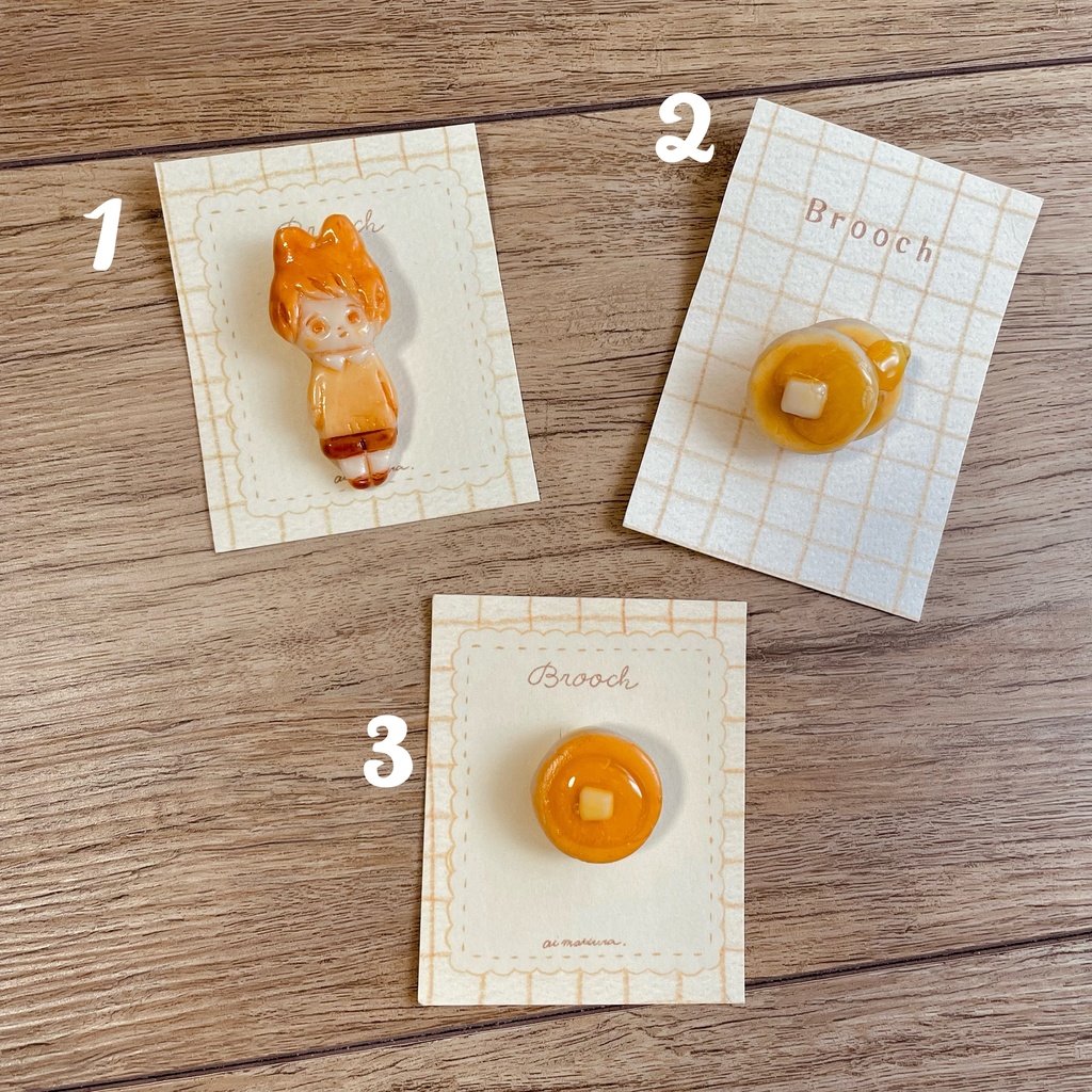 お菓子みたいなブローチ