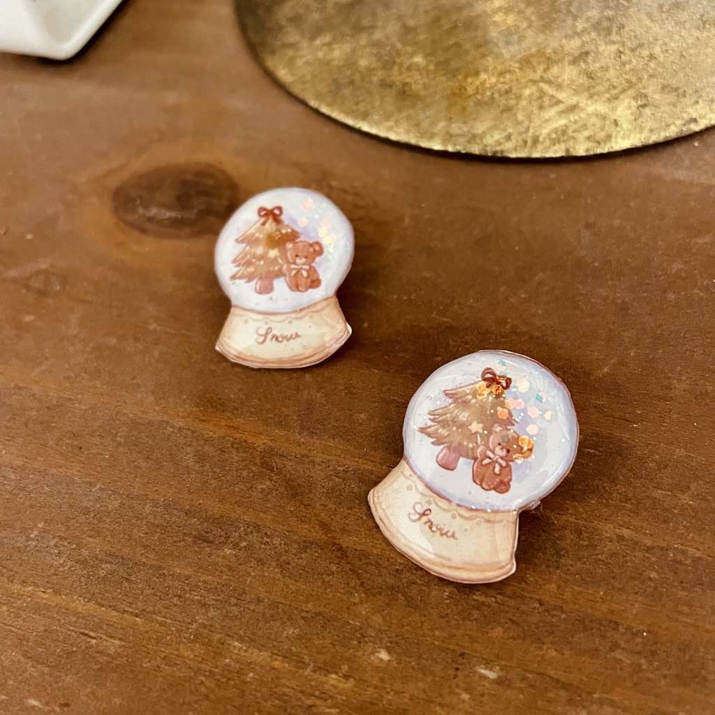 スノードームブローチ