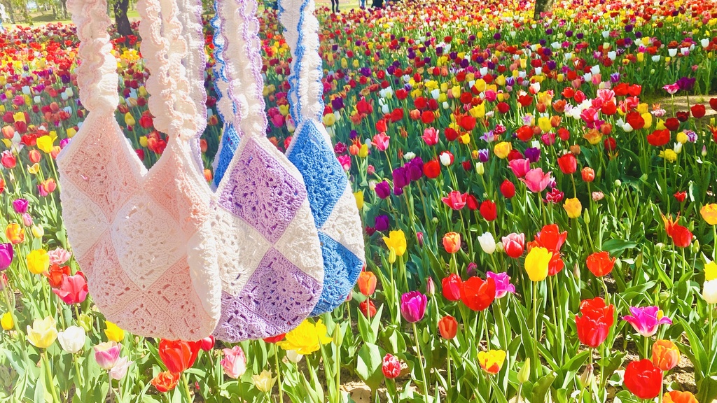 【たっぷりフリルがかわいい!】透かしモチーフのコットンバッグ【ハンドメイド】