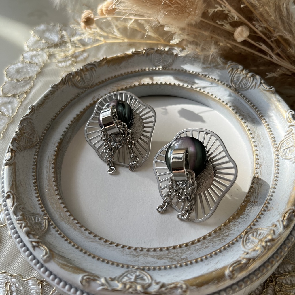 夏油ピアス・イヤリング