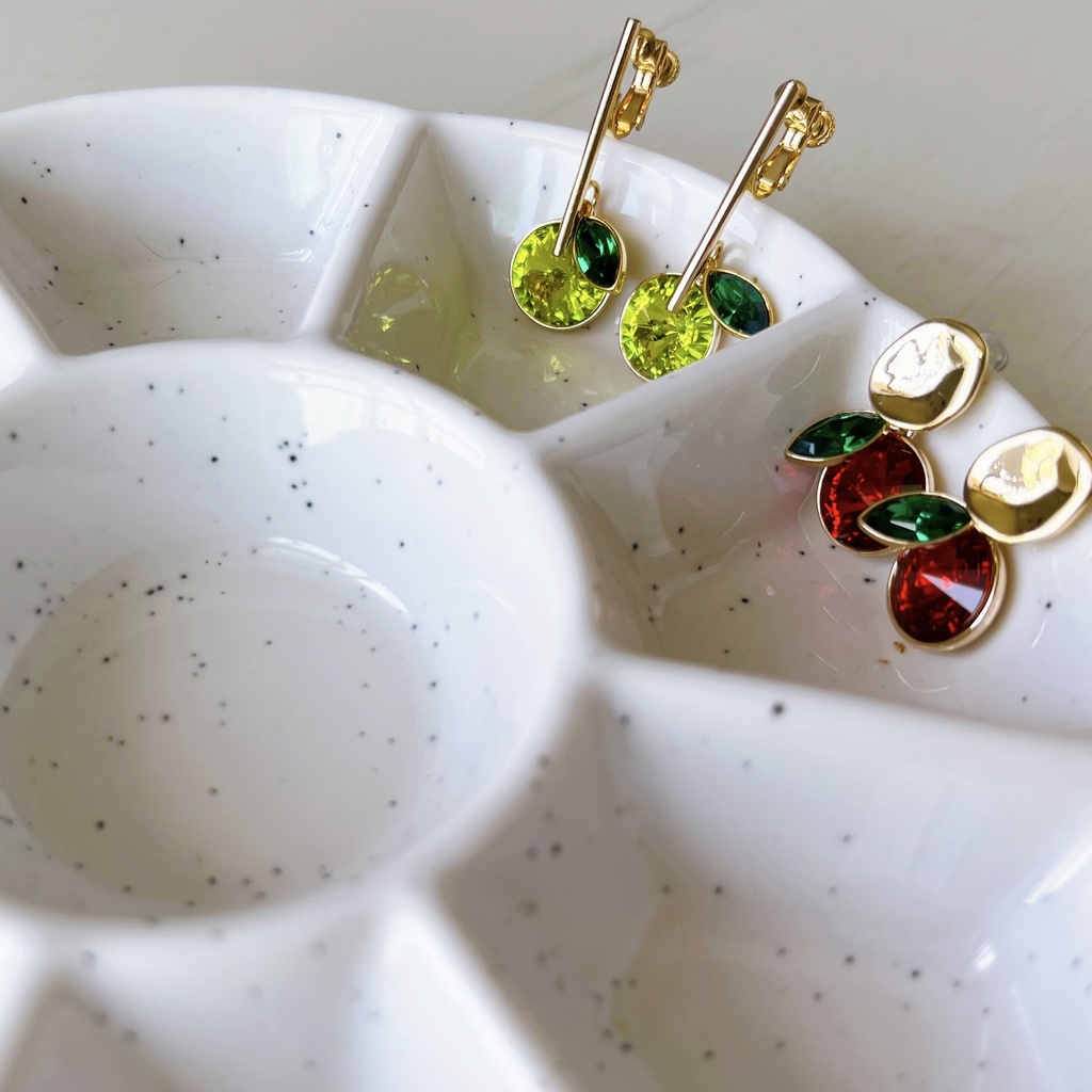 果物モチーフ ビジューピアス