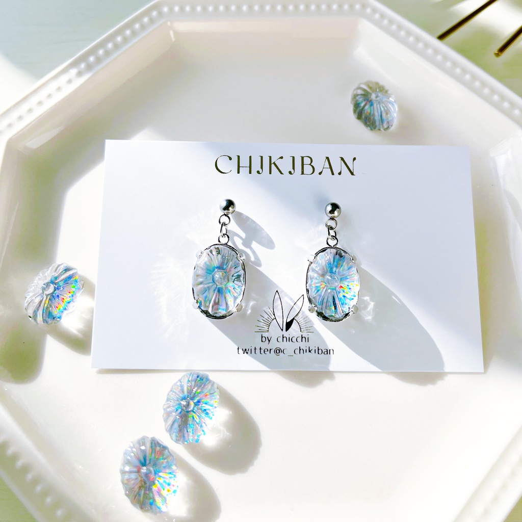 【五条悟イメージ】六眼の残光 揺れるイヤーアクセサリー