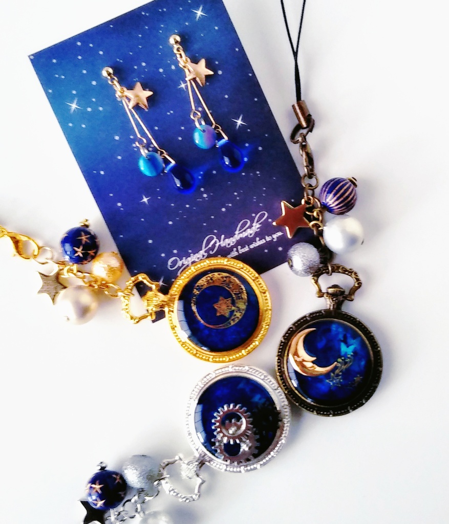 地球と星ピアス・イヤリングと宇宙イメージストラップセット