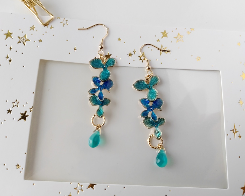 スミレ三連ピアス・イヤリング【さねぎゆイメージ】