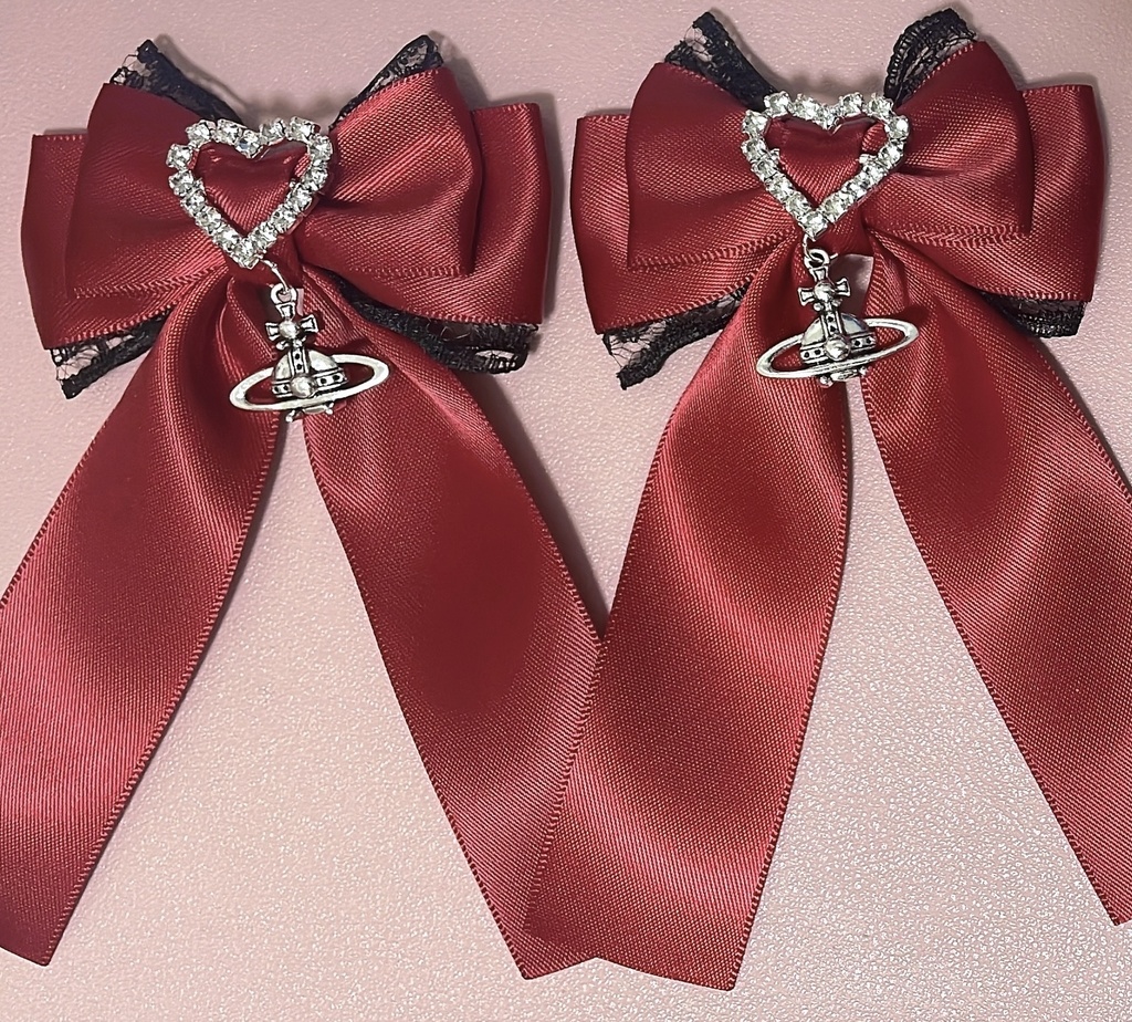 リボンヘアクリップ ダークレッド 黒 惑星チャーム ♡量産型地雷系ハンドメイドゴスロリ病みかわいい黒ロリィタヘアメ推し色カラーアイドルコンカフェコスプレ